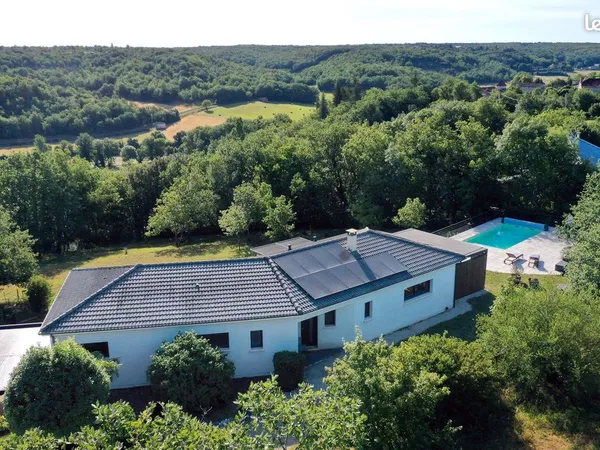 Maison de 168 m² T6 avec vue et piscine à 10 km de Cahors