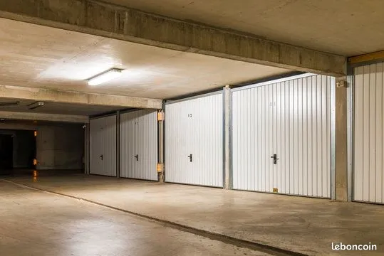 Loue garage secteur beaux arts