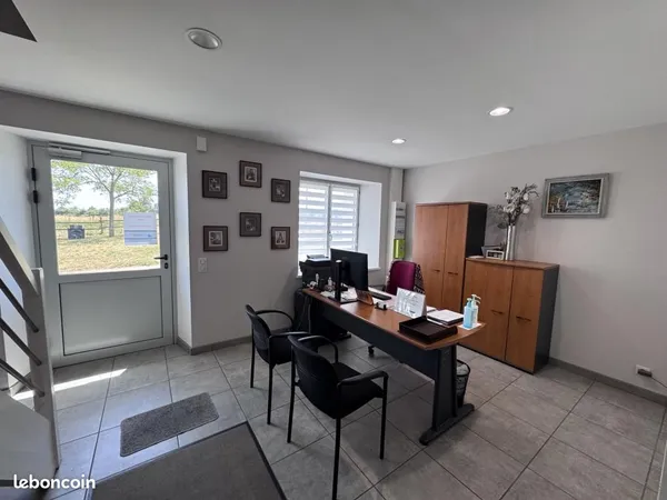 Local commercial 111 m²