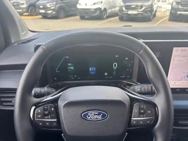 Ford Tourneo courier 136ch 46kwh active — photo 7