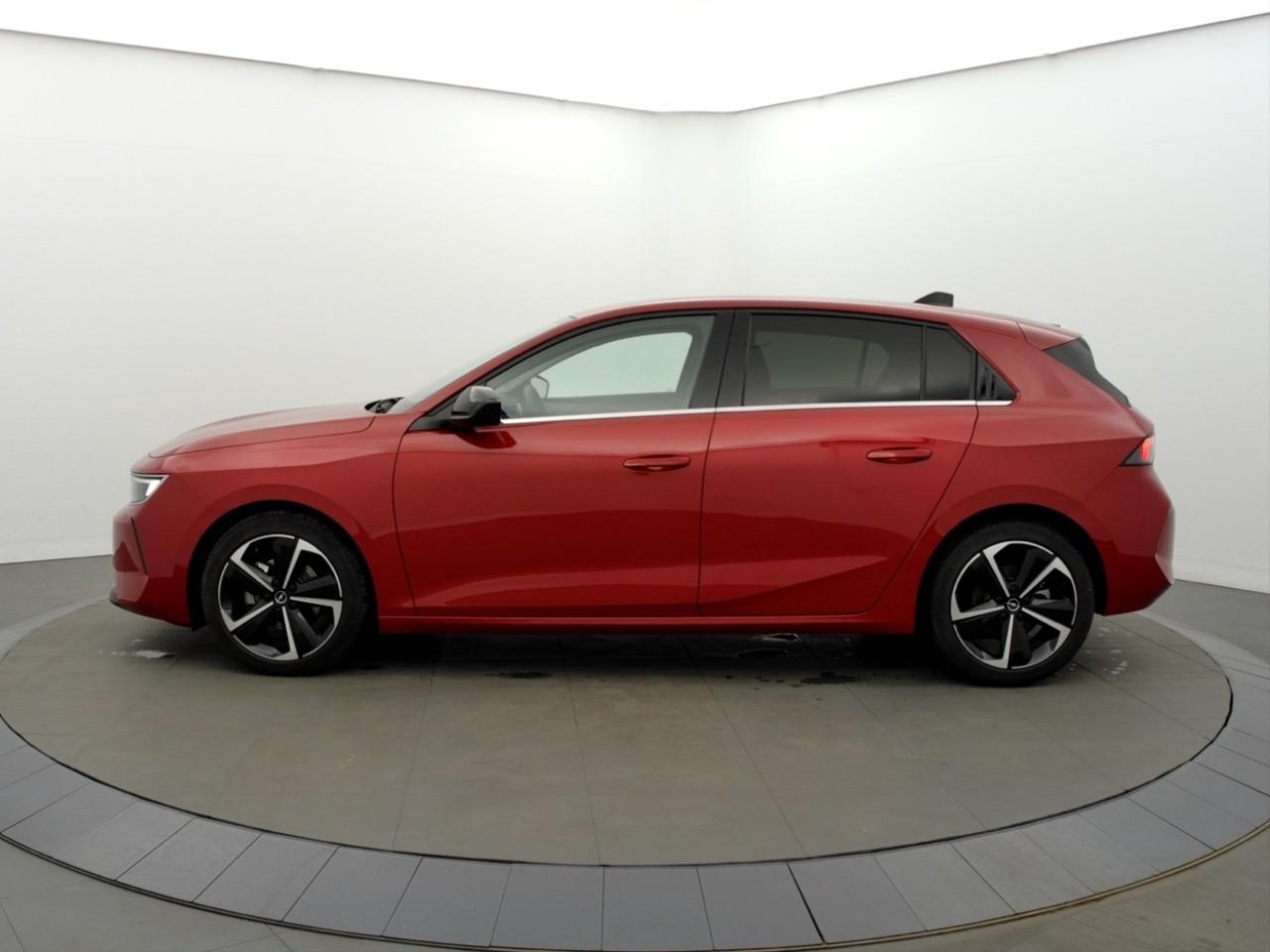 Opel Astra 1.2 turbo 130 ch bvm6 elegance — photo 2