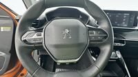 Peugeot 2008 1.2 PureTech 130ch S&S Allure — photo 12