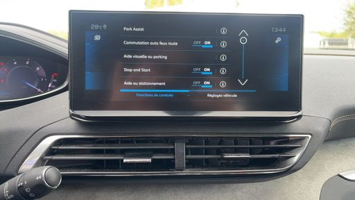 Peugeot 5008 1.5 BlueHDi 130 EAT8 - GT – 2023 – 78451 km – Diesel – Boîte Automatique — photo 8