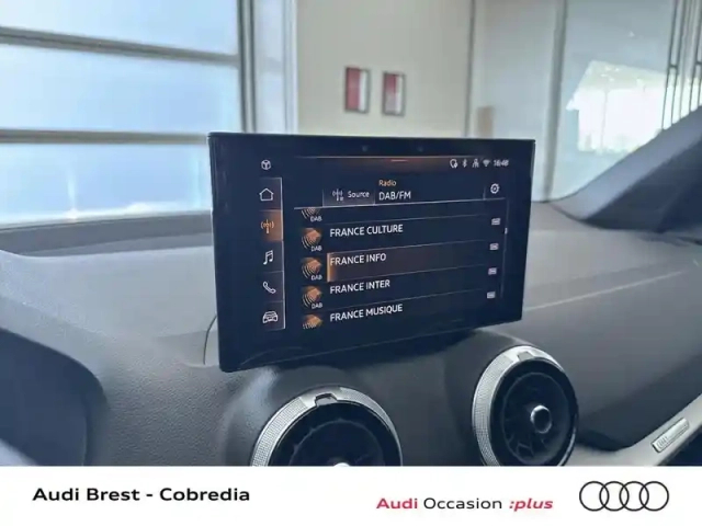 Audi Q2 35 tfsi 150ch s line s tronic 7 — photo 10