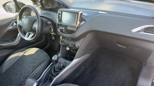 Peugeot 2008 1.5 BlueHDi 100 - Allure – 2019 – 132342 km – Diesel – Boîte Manuelle — photo 15