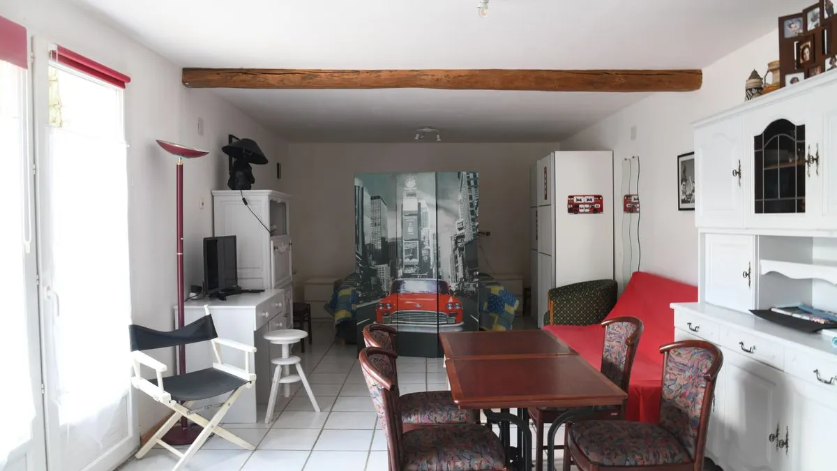 Photo 1