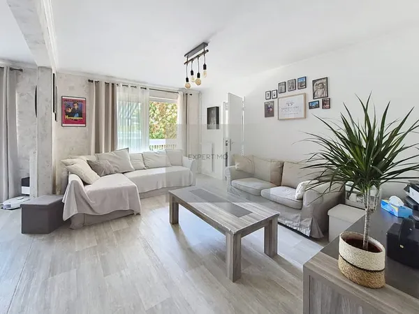 Elancourt-Beau 4 pièces de 79m2- vue jardin -loggia plein su