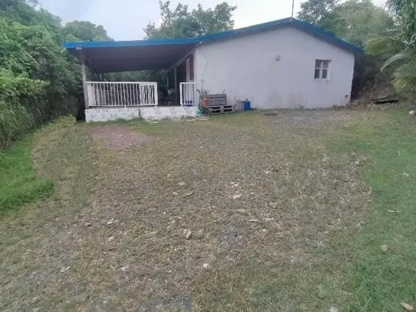Maison individuelle dans cadre calme et verdoyant à 5 du bourg de sainte-anne