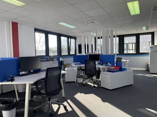 Bureaux 875 m²