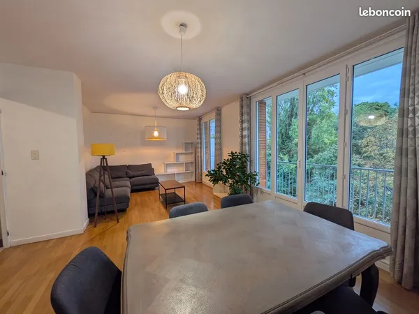 Location meublée - T3 de 75 m² avec 2 balcons - Meylan