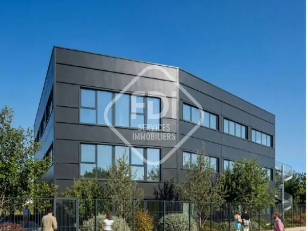 Bureaux 219 m² BESSAN