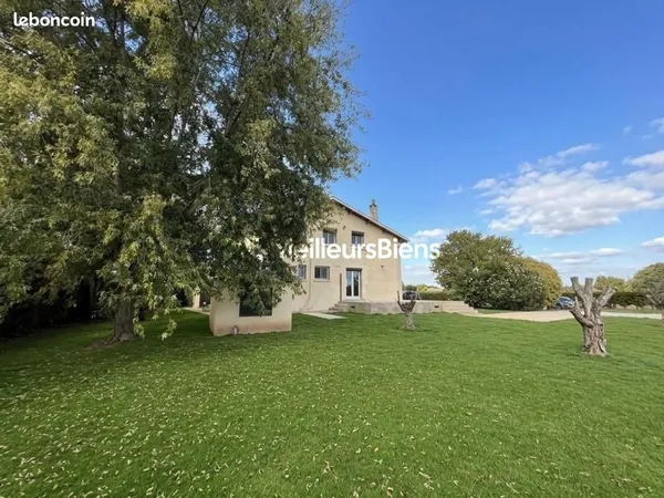 Maison 8 pièces 222 m²