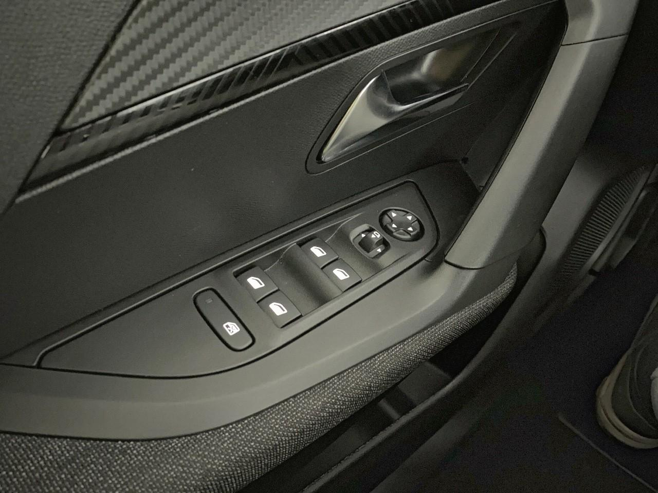 Peugeot 2008 hybrid 145 e-dcs6 style — photo 20