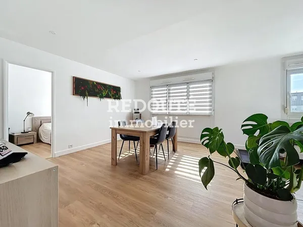 APPARTEMENT TYPE 4 - 2 CHAMBRES - PARKING - PROCHE LUTON