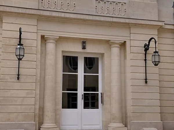 Dans bâtiment classé, appartement type 2 de 37 m2, au RDC av