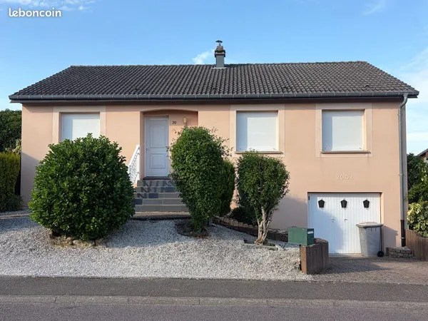Maison Valmont plein pied sur sous sol lotissement du stade