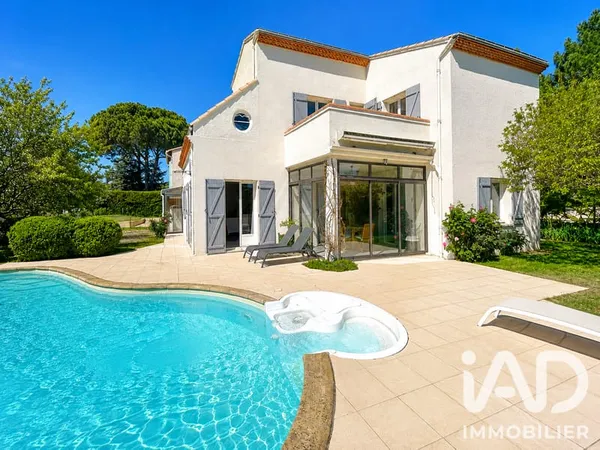 Maison 8 pièces 190 m²