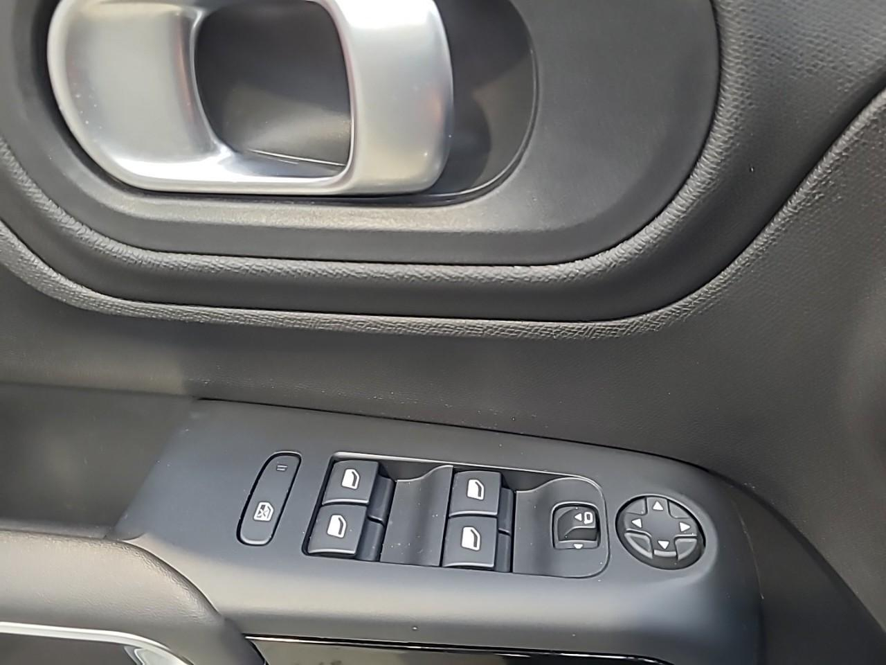 Citroën C5 Aircross hybride rechargeable 225 e-eat8 c-series — photo 23