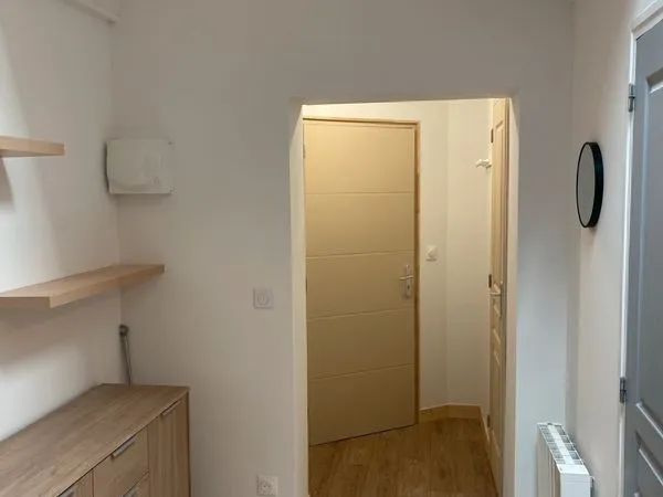 Les Pieux Centre | Appartement meublé rénové 25 m² | Internet + Eau + Électricité inclus | Disponibl