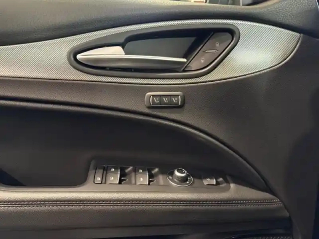 Alfa Romeo Stelvio 2.2 diesel 210ch veloce q4 at8 — photo 15
