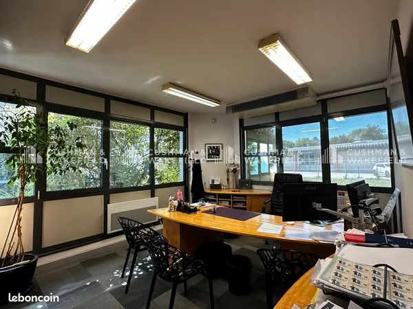 Bureaux 123 m²