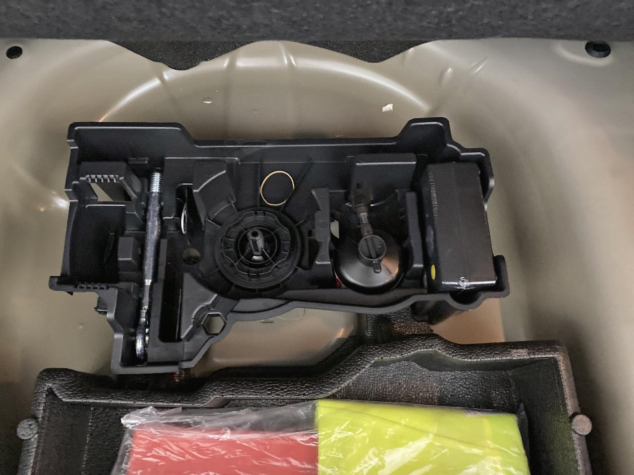 Peugeot 2008 hybrid 145 ch e-dcs6 allure — photo 16