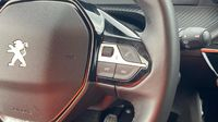 Peugeot 2008 1.2 PureTech 100ch S&S Style — photo 17