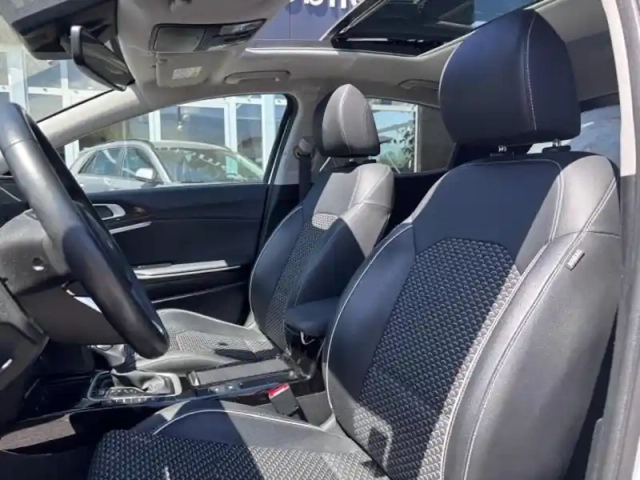 Kia Xceed 1.6 gdi 141ch phev lounge dct6 — photo 12