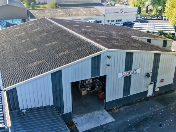 Entrepôt 680 m²