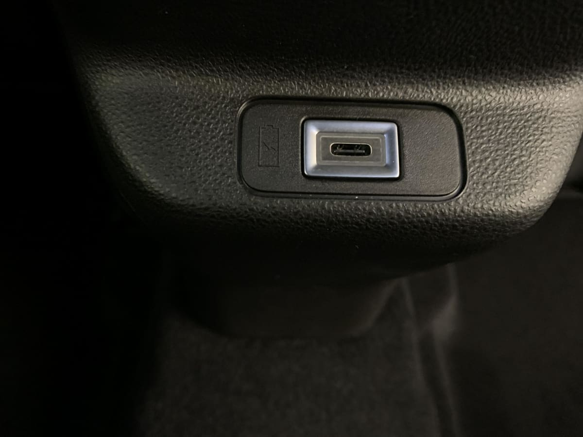 Jeep Avenger — photo 24