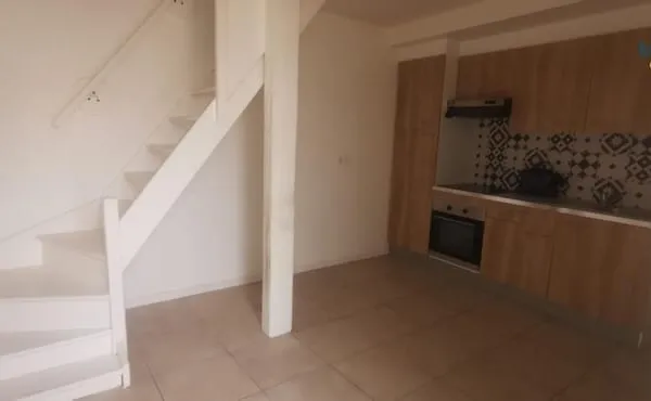 Appartement avec terrasse à louer 430 EUR par mois à Sainte-Ba