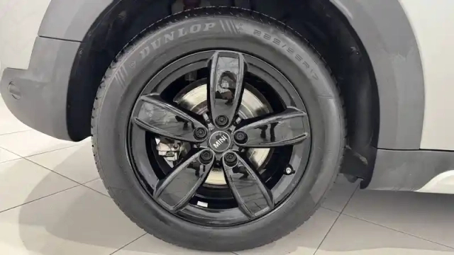 Mini Mini countryman 125 - 95 ch all4 bva6 — photo 17