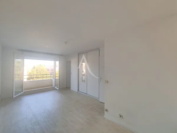Appartement gare ERMONT-EAUBONNE - 1 pièce - 32.18 m2