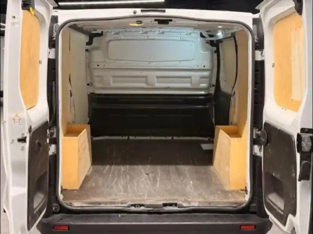 Renault Trafic fg l1h1 3t 2.0 blue dci 130ch confort (16665?ht) — photo 11