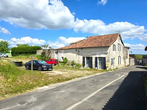 Immeuble de deux logements à louer à Verteuil-sur-Charente
