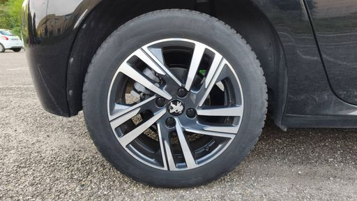 Peugeot 208 1.2 PureTech 100 - Allure – 2022 – 22593 km – Essence – Boîte Manuelle — photo 47