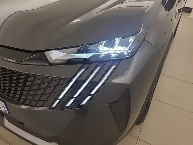 Peugeot 3008 electrique 210 ch 73 kwh — photo 38