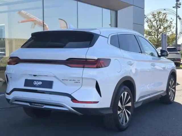 Byd Seal U 1.5 dm-i 324ch design awd — photo 7