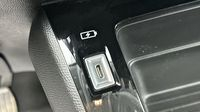 Peugeot 208 1.5 BlueHDi 100 Premium — photo 16