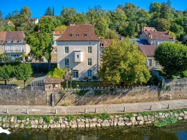 Maison 7 pièces 225 m²