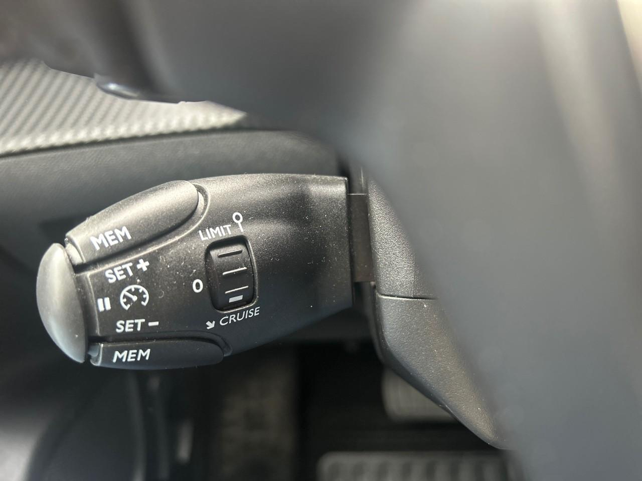 Peugeot 2008 1.2 puretech 130ch s&s allure pack eat8 — photo 16