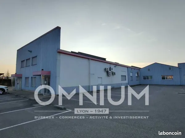 Local d'activité 108 m²