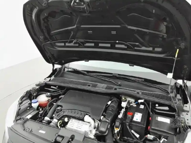 Opel Corsa 1.2 turbo 100 ch bvm6 — photo 15