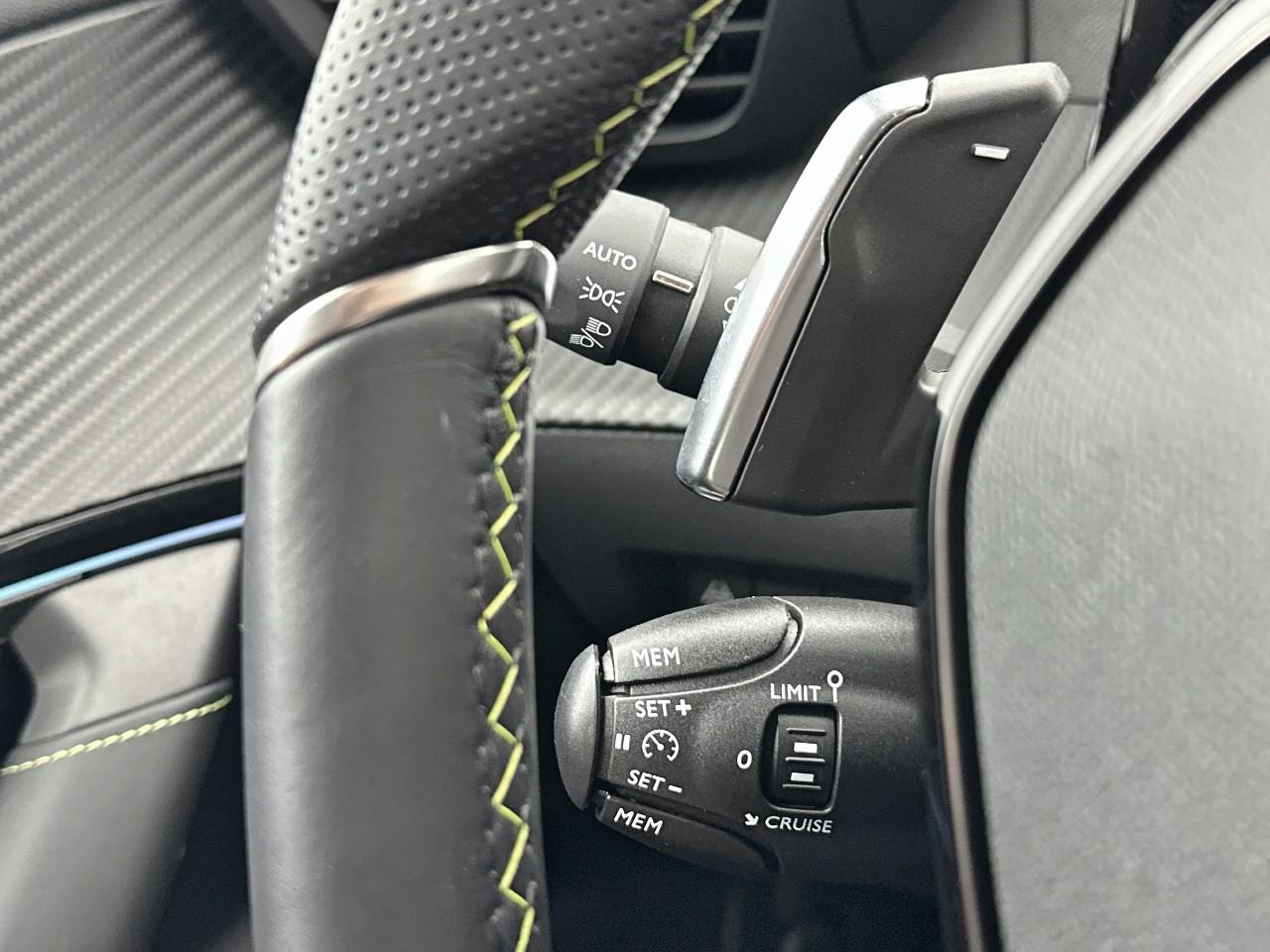 Peugeot 2008 puretech 130 s&s eat8 gt — photo 17