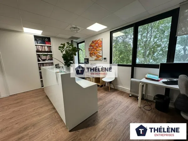 Local professionnel 206 m²