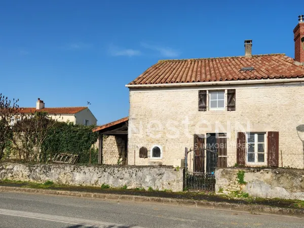 Maison ancienne rénovée, 4 chambres, 2 salle d'eau à Doix lès Fontaines