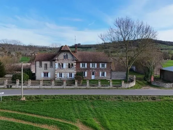Pays D'auge-Calvados- Proche St Pierre En Auge-Ancien Corps De Ferme Avec Deux Logements Et Nombreus