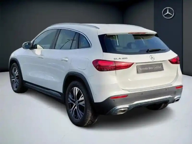 Mercedes Gla 180 progressive line — photo 32