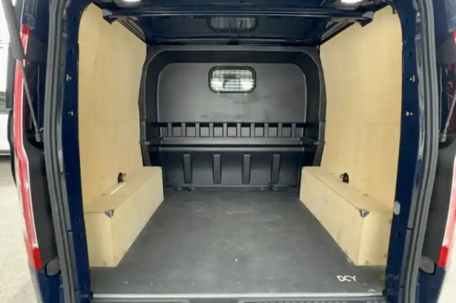 Ford Transit custom ca 320 l1h1 2.0 ecoblue 170 bva — photo 11