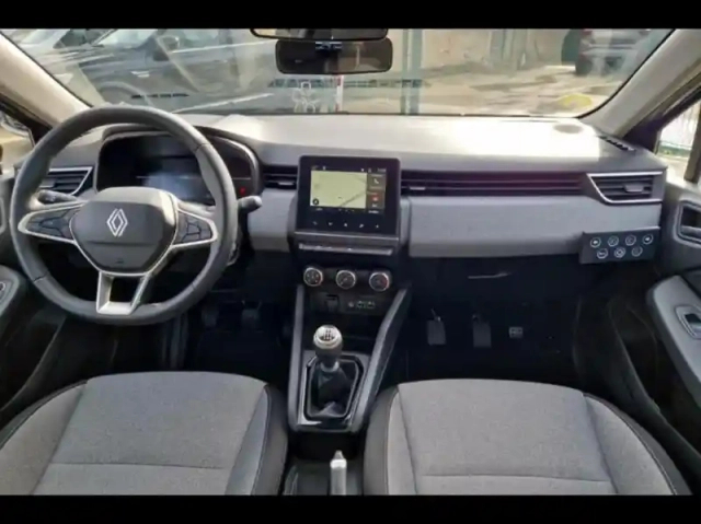 Renault Clio 1.5 blue dci 100ch evolution - 24 — photo 9